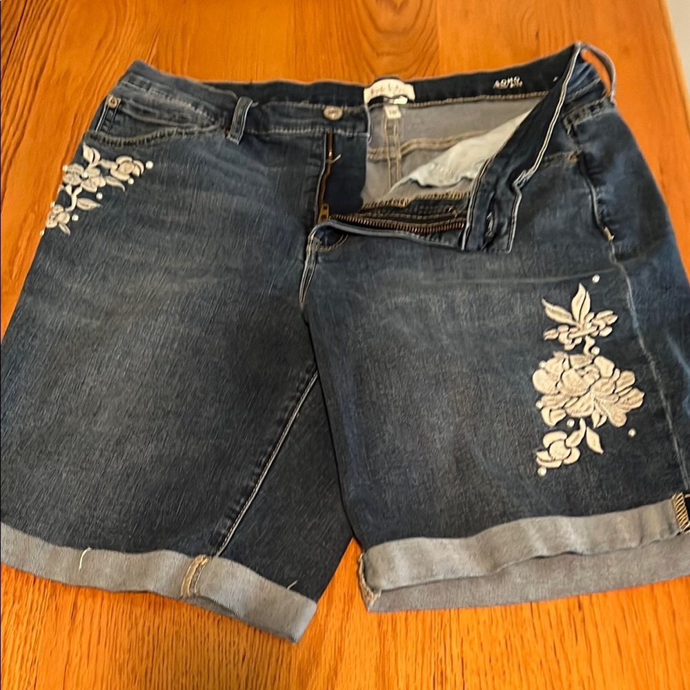 Nicole Miller Blue Jean Shorts with White Floral Embroidery